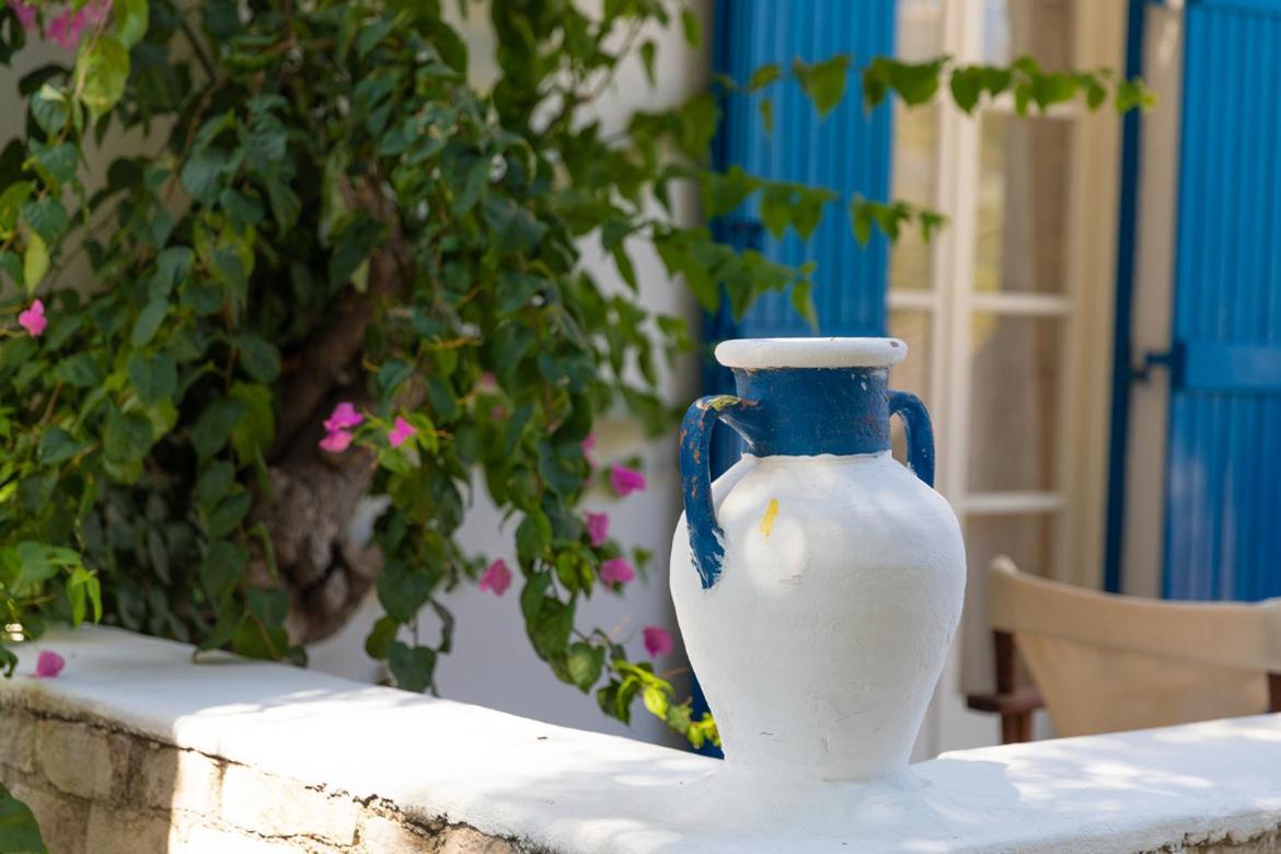 Sardis Rooms Kimolos Exterior photo
