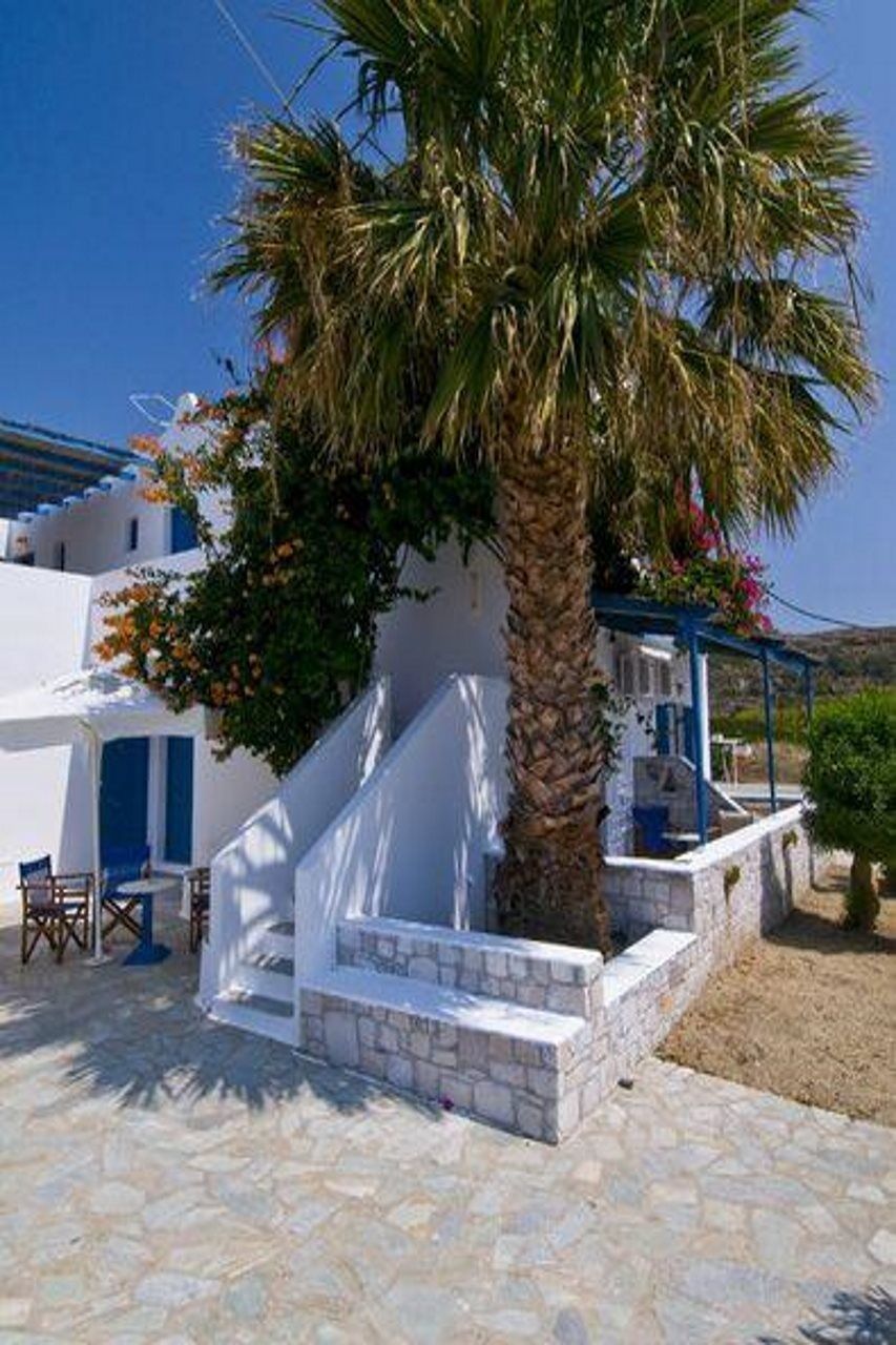 Sardis Rooms Kimolos Exterior photo